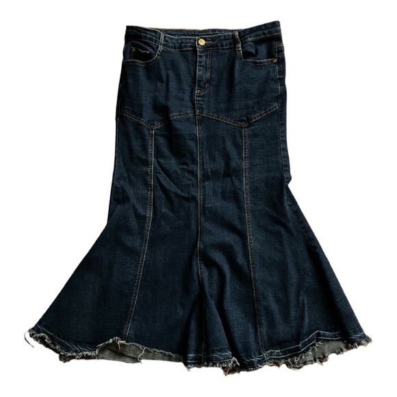 Dresses & Skirts - Pre-loved Denim Skirt Size  #G13